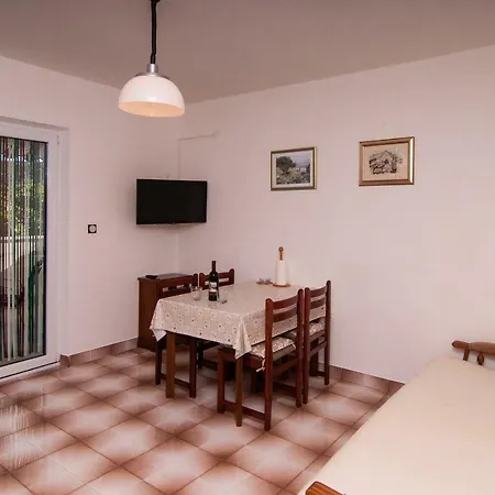 Stjepan Apartment *