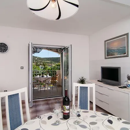 Stjepan Apartment Vinisce